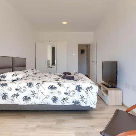 Julia By Interhome