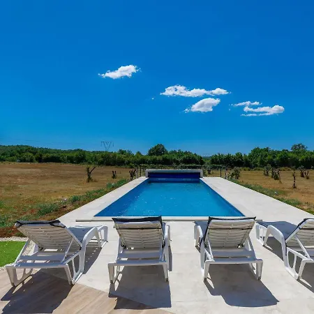 Julia By Interhome Villa Barban