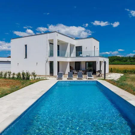 Villa Julia By Interhome