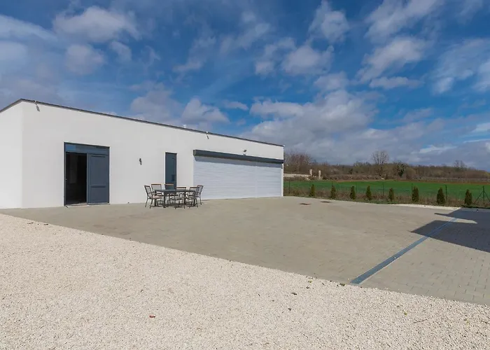 Villa Julia By Interhome